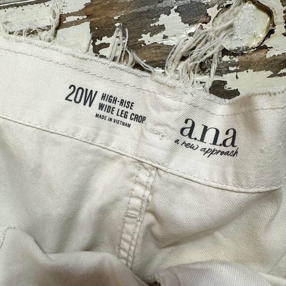 Wide Leg High Rise Cropped Offwhite Cream Colored Pants Size 20 - Picture 3 of 8